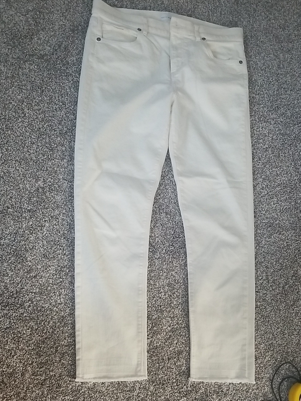 LOFT modern skinny crop Jeans in creamish white color